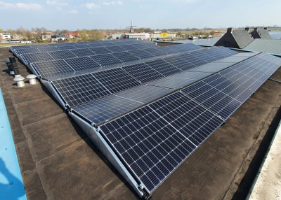 Zonnepanelen op plat dak