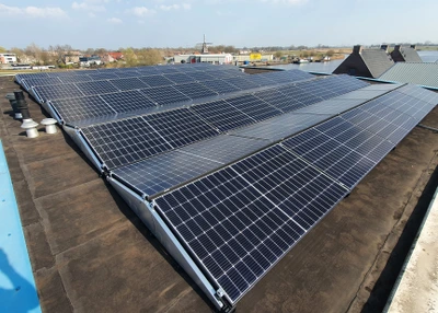 zonnepanelen op plat dak